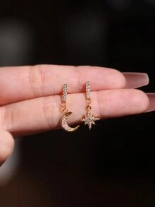 1 chiếc khuyên tai hình ngôi sao và mặt trăng bát giác sáng bóng không đối xứng bằng bạc Sterling 925 mạ vàng 18K - Quà tặng thích hợp cho bạn gái trong các buổi hẹn hò, tiệc tùng và tiệc tùng - Vàng - Xem 2
