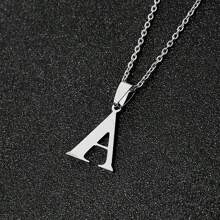 1 pieza Collar de acero inoxidable minimalista, collar con colgante de letra inicial de la A a la Z fresco para hombres, regalo perfecto para familiares y amigos, joyería de cuello para uso diario