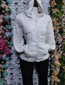 SUDADERA TELA POLAR BASIC CORAZONES SIMULADOS - Crema - View 4