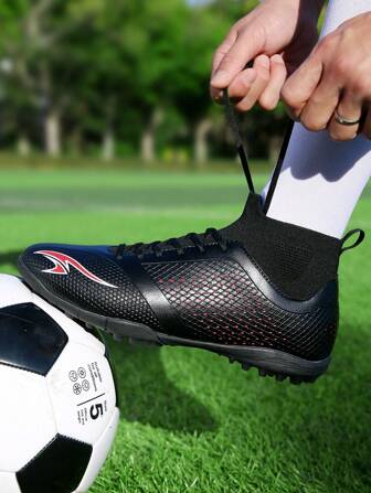 2024 Men's New Textured Football Shoes With Rubber Outsole, Anti-Slip, Flexible, Lightweight, Skin-Tight, Comfortable Sports Shoes