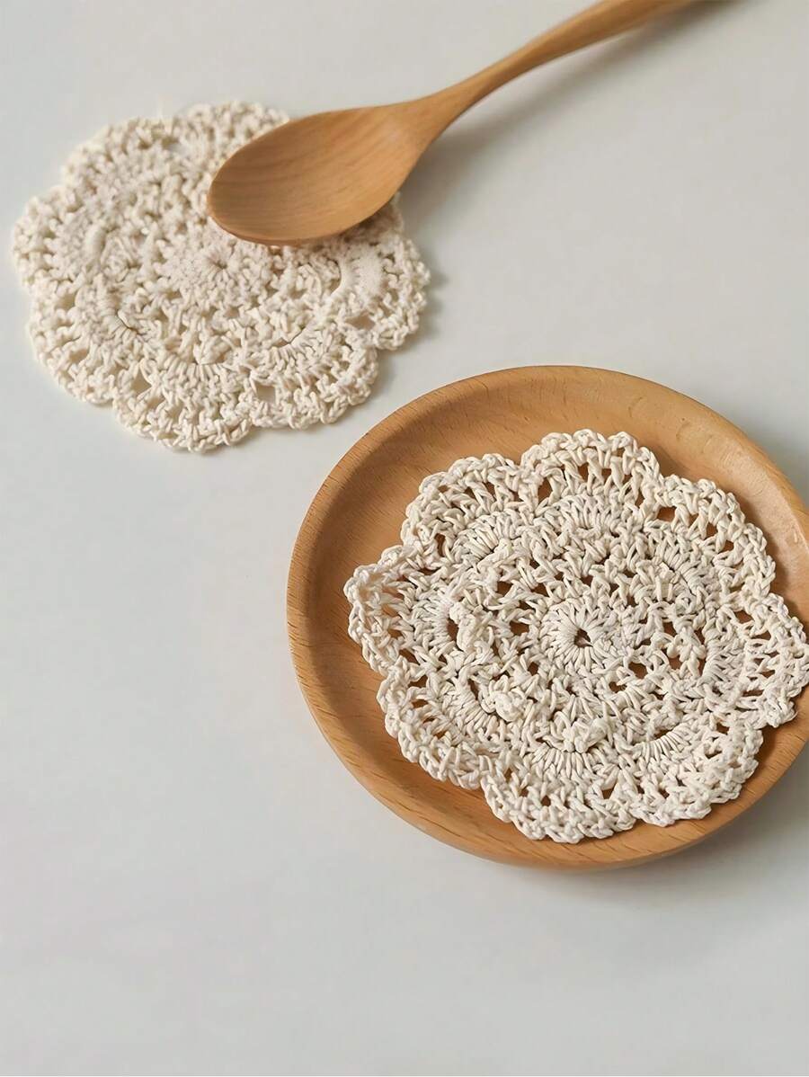 1 件钩针镂空杯垫，现代涤纶家用饮料杯垫，手工钩针杯垫 - 花卉图案耐热桌垫 - 复古风格房间装饰和摄影道具