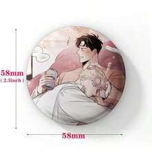 58mm 全新韩国 BL 动漫玫瑰和香槟漫画纽扣别针男孩爱漫画凯撒·温胸针徽章包装饰粉丝收藏最佳礼物 - 58mm - 查看 4
