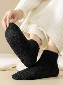 3 pares (preto + bege + café) meias de inverno quentes, antiderrapantes e fofas para homens e mulheres, adequadas para uso diário