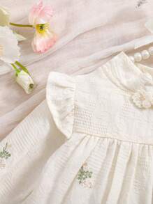 1 件女婴中国风立领刺绣婴儿连衣裙，优雅宫廷风婴儿春秋装，新生儿生日新年服装 - 杏色 - 查看 4