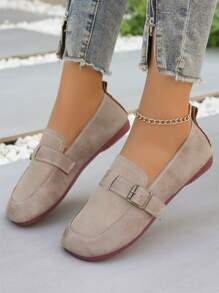 Mocassins rétro doux, design à enfiler de style britannique pour femmes grande taille, avec boucle décorative. Chaussures plates confortables et casual