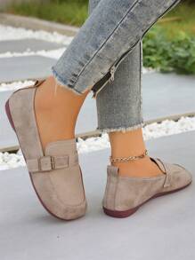 Mocassins rétro doux, design à enfiler de style britannique pour femmes grande taille, avec boucle décorative. Chaussures plates confortables et casual
