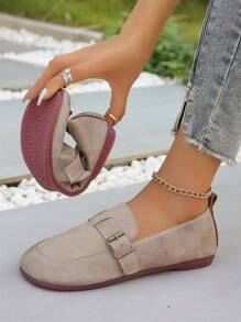 Mocassins rétro doux, design à enfiler de style britannique pour femmes grande taille, avec boucle décorative. Chaussures plates confortables et casual