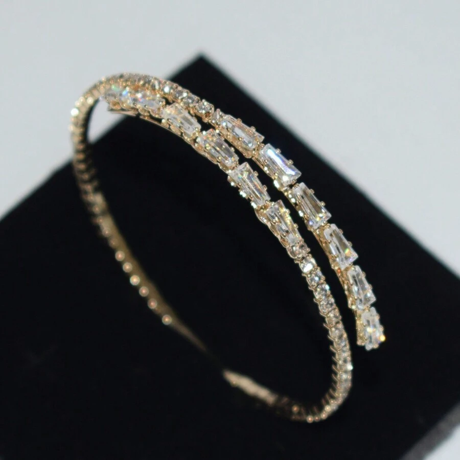 1 pieza Brazalete de puño abierto decorado con circonita cúbica, adecuado para uso diario de las mujeres