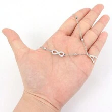 1 pièce Simple Collier avec pendentif en forme de symbole infini et initiale en acier inoxydable couleur argent pour femmes
