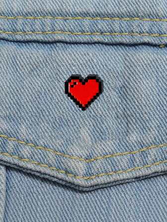 1pc Christmas Pixel Style Casual Zinc Alloy Brooch, Pixel Heart Cartoon Badge Brooch, Red Heart Clothing Accessory, Kids Backpack Decor, Couple Brooch,