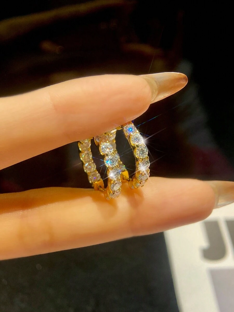 1 Cặp 0,1 Carat Rhinestone Bullhead Design D Color Moissanite Rhinestone Hoa tai S925 Sterling Silver Stud Hoa tai cưới thanh lịch cho phụ nữ Quà tặng trang sức sang trọng Quà tặng kỷ niệm ngày cưới Trang sức