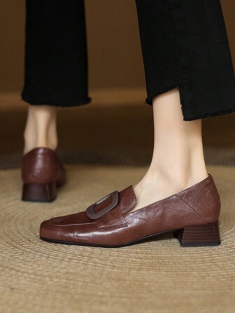 女士棕色方头方跟一脚蹬平底乐福鞋，春秋季