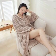 1 pieza Bata de baño de poliéster, de felpa coral a rayas moderna, ropa de dormir absorbente unisex, talla única, talla grande gruesa y larga para otoño/invierno, ropa de estar en casa y casual, 50*112*110*60cm/19.69*44.09*43.31*23.62in