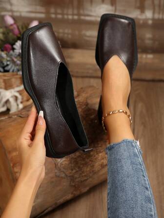 新款时尚春秋女士皮鞋，时尚增高鞋，女士平底鞋