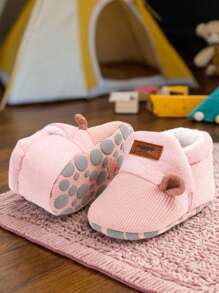 Botitas de felpa para recién nacidos, botitas unisex para recién nacidos antideslizantes, zapatos cálidos para primeros pasos de bebés, pantuflas para bebés niños y niñas, ideales como regalo de Navidad