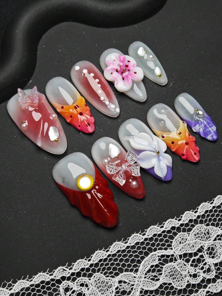 10 件杏仁形 3D 立体装饰水晶雕花搭配 3D 贝壳纹理手工美甲，让您的指甲永远美丽。这款田园风格经典法式渐变粉蓝黄闪亮水钻装饰欧式全覆盖亚克力假指甲套装，适合女士和女孩美容手工指甲，配有 1 件果冻凝胶和 1 件指甲锉