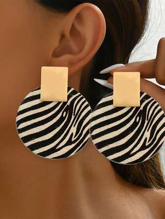 1pair New Stylish Zebra Pattern Metal Contrast Earrings