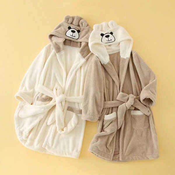 1 pieza Bata de baño con diseño de oso para niños pequeños, bata de baño con capucha para niños de terciopelo coral de doble cara grueso y absorbente, cálida y resistente al viento para niños mayores, ropa de dormir con diseño de dibujos animados