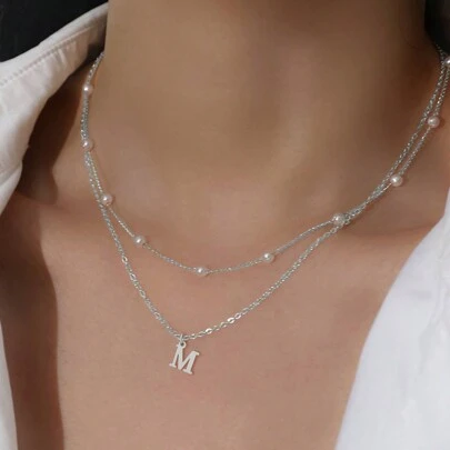 1件新款经典不锈钢字母吊坠项链，金色多层链条，女士款