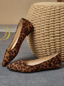 Zapatos planos de punta puntiaguda con estampado de leopardo en color caqui para mujer, versátil para uso diario, oficina, fiesta, baile, vacaciones, bailarinas informales de estampado de leopardo