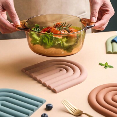 1 peça de tapete de silicone vibrante com estampa de arco-íris - resistente ao calor, antiderrapante, com isolamento térmico, protetor de mesa, porta-copos, acessório de cozinha - presente perfeito para o mês do orgulho, comunidade LGBT e entusiastas da cozinha