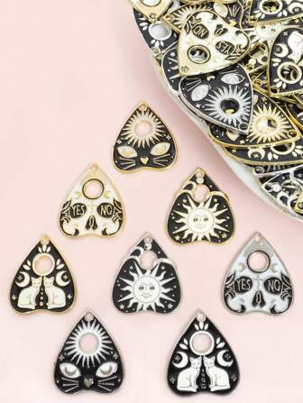 10 piezas de encantos con diseños de sol, luna, gato y corazón en estilo del gótico negro y blanco de Europa y América, pendientes de aleación para hacer collares, pulseras, aretes y talla grande accesorios de joyería de estilo punk, decoraciones de Halloween