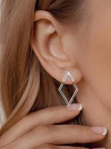 Silberner hohler Stil