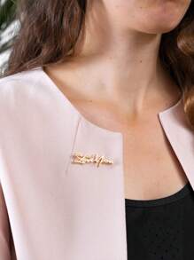 Personalisierte Edelstahl Namensbrosche - Individuelle Anstecknadel für Frauen, Modisches Accessoire für Kleidung & Rucksäcke, perfektes Party Geschenk, Farbig, Süß, Niedlich, Lustig, Y2K, Stilvoll, Lässig, Kussis, Individuell, Personalisiert, Einzigartig, Angepasst, Ideale Geschenke für Ihn, Ideale Geschenke für Sie, Sie, Freundin, Freunde, Kinder