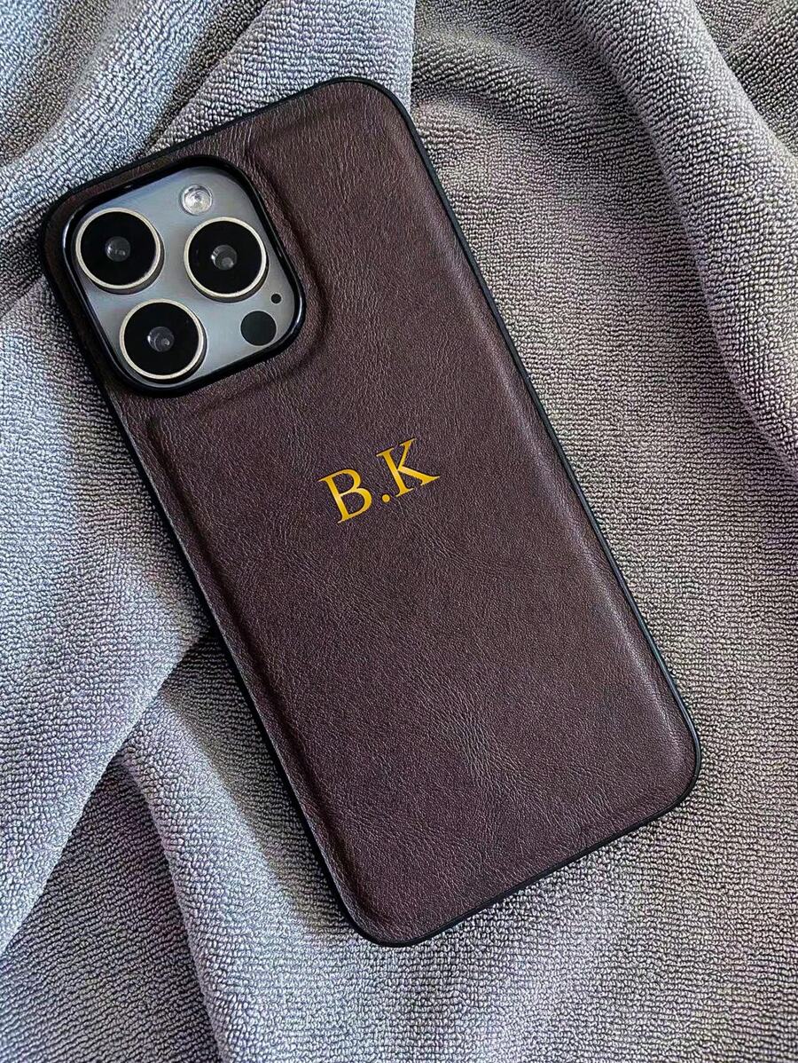 定制手机壳，兼容 17/16/15/14/13/12/11 Pro Max/17/Air/16/15/14 Plus，可个性化定制首字母，3D DIY 雕刻浮雕烫金字母，采用烫金工艺，经典奢华 PU 皮革防震保护壳，是节日送给爱人、朋友、家人或孩子的理想礼物。