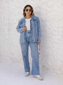 Max Jaqueta Jeans Casual Feminina  , Ser lycra com bolso e botão  TAM : P - Busto 96 cm M -Busto 98cm ,G- Busto 100 ,  GG-Busto 102 cm , comprimento 65 cm , comprimento manga 60 cm - Lavagem Média - Visão 5