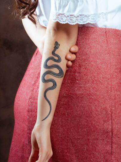 1片装草本汁液半永久魔法纹身贴纸，创意仿蛇骨图案，7-14天防水，适用于手臂、腿部、胸部、背部、身体等部位。