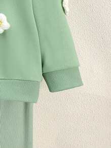 2 件装女婴可爱花卉 3D 装饰长袖运动衫和裤子套装，春秋 - 綠色 - 查看 4