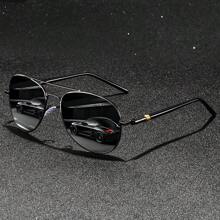 Klasyczne okulary Aviator Pilot Metalowa rama Vintage Unisex Moda Okulary Mężczyźni Kobiety Luksusowa marka Projektant Modne okulary Moda Tropikalna plaża Wakacje Lato Pastele Prostokątne okulary Błyszczący materiał Elegancki Estetyczny Wakacje Stroje Okulary Dla Mężczyzn Jazda Wędkarstwo Podróże Zakupy Sporty na świeżym powietrzu Turystyka Kemping Wspinaczka górska Wypoczynek Gogle Retro Podróże Kierowcy Modne okulary Męskie Damskie okulary Na Letnie Wakacje na plaży, Outdoor, Podróże