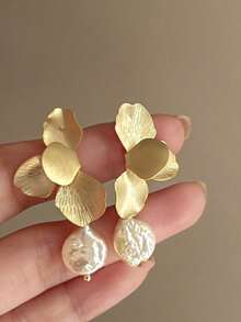 2 chiếc bông tai ngọc trai thanh lịch cho phụ nữ bông tai hình cánh hoa vàng cổ điển trang sức cho tiệc cưới - Vàng - Xem 3