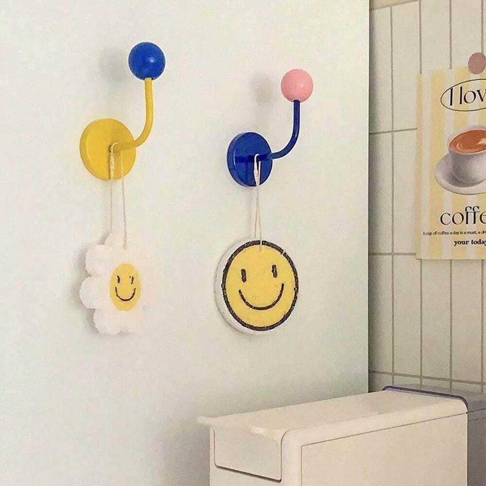 Daisy Compressed Wood Pulp Sponge Scrubber, Expands When Wet, Absorbent