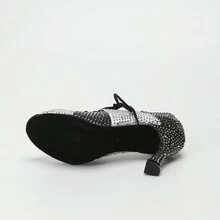 1 Pasang Sepatu Dansa Latin Hak Tinggi Bergaya dengan Hiasan Berlian Imitasi Satin Hitam & Putih - Hitam dan Putih - View 3