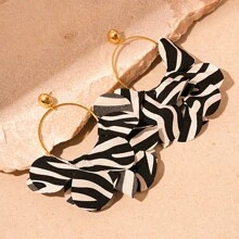 Andkiss 1pair Fashion Zebra Striped Cloth Petal Design Earrings