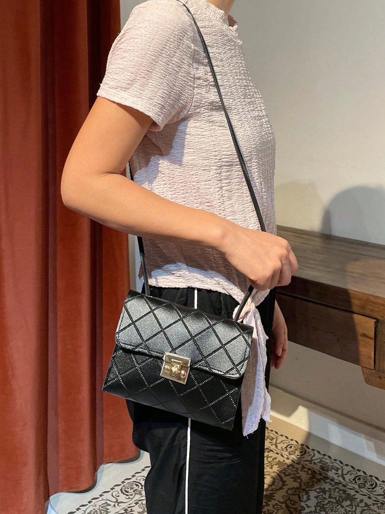 Lightweight Fashionable Geometric Pattern Flap Closure Small Square