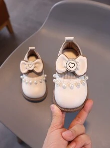 1 Pair Girls Butterfly Decor PU Hook-And-Loop Design Cute Toddler/Baby Boots, Suitable For Spring, Autumn, Winter - Beige - View 1