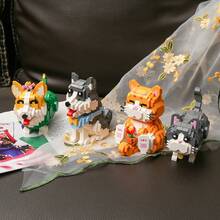 796PCS Husky Pet Model Building Blocks DIY Puzzle Assembling Toys Creative Desktop Decor Holiday Gifts - Grey - View 3