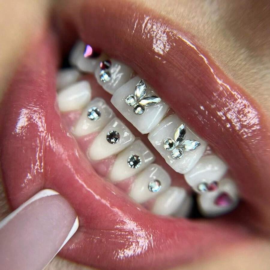 Bộ trang sức răng DIY 18 món màu hồng cánh sen, trang trí răng sang trọng hình trái tim sáng bóng giống đá giả kim cương, phụ kiện răng phong cách tối giản cho hàng ngày, tiệc tùng, quà tặng (không bao gồm keo dán) - Viên kim cương tròn trong suốt 18PC - Xem 1