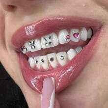 Bộ trang sức răng DIY 18 món màu hồng cánh sen, trang trí răng sang trọng hình trái tim sáng bóng giống đá giả kim cương, phụ kiện răng phong cách tối giản cho hàng ngày, tiệc tùng, quà tặng (không bao gồm keo dán) - Viên kim cương tròn trong suốt 18PC - Xem 2