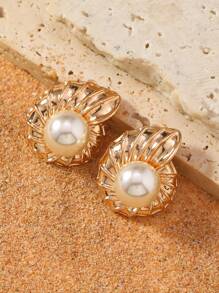 一对时尚夸张金属蜗牛眼耳环