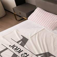 1pc Customized Text Fleece Blanket, Personalized Blanket With Text For Mother's Day Gift For Mom, Father's Day Gift For Dad, Bedding, Family Customized Blanket With Name Or Text