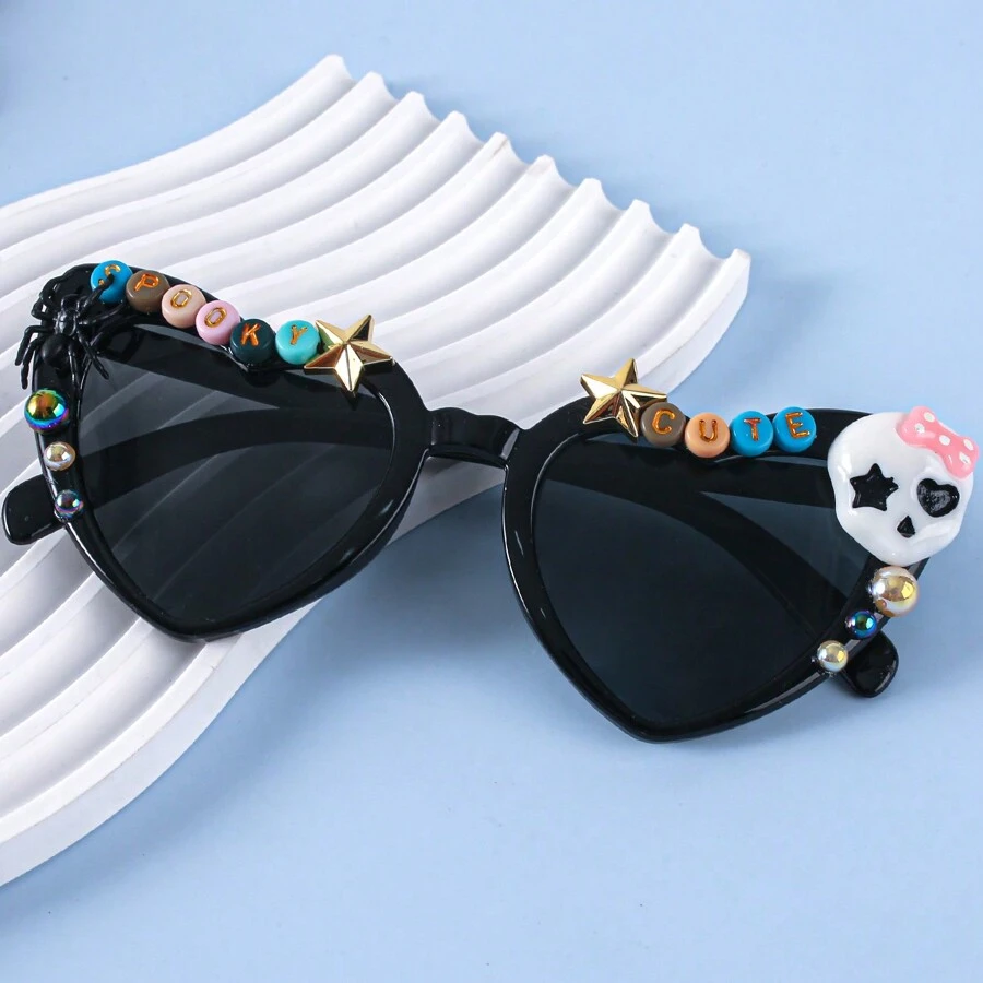 1 buc Ochelari decor de Halloween cu scrisoare de dragoste, păianjen, craniu, modele de fantomă, potrivite pentru petrecerea de Halloween, culoare aleatorie a literei în formă de inimă, ochelari de soare la modă pentru femei