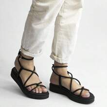 Thamires Strappy Sandal - màu đen - Xem 2