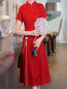 Váy cưới cô dâu sườn xám phong cách Trung Hoa mới cải tiến, váy ngắn đính hôn màu đỏ cho người nhỏ nhắn - Đỏ - Xem 4