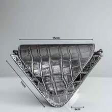 Mini bag Bolsa Feminina Ombro Transversal Triangulo Metalizada Com Corrente - Cinza - Visão 4