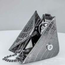Mini bag Bolsa Feminina Ombro Transversal Triangulo Metalizada Com Corrente - Cinza - Visão 2