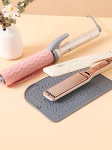 工具垫，通用尺寸直发器和卷发器耐热垫，用于存储和旅行，热造型工具垫，耐热硅胶发型垫存储隔热垫，用于直发器、平板熨斗和卷发器，使用这款防滑硅胶隔热垫保护您的发型设计工具，适用于餐厅酒店商业 - 彩色 - 查看 7